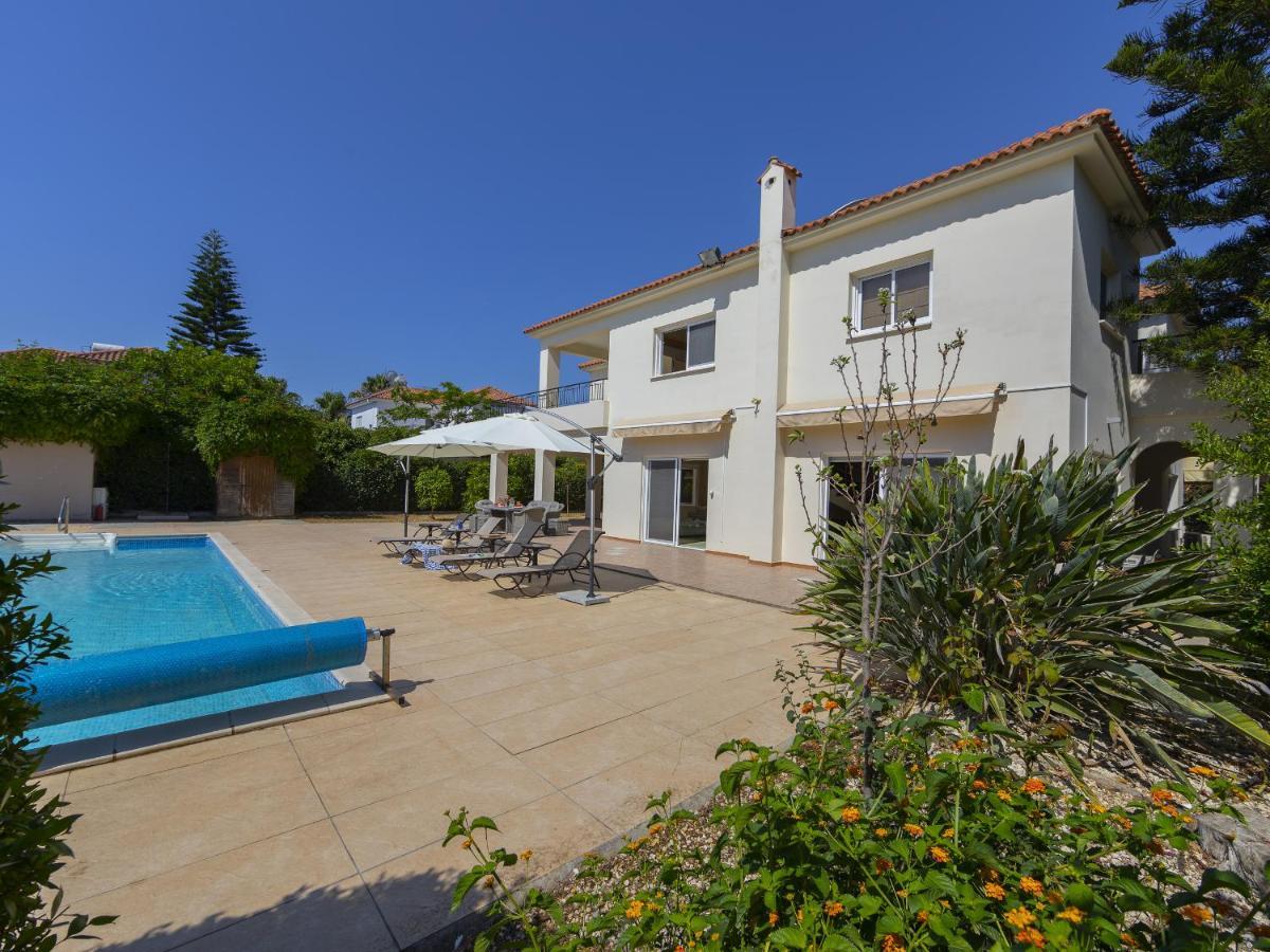 Meneou Seaside Mansion 7 Villa ลาร์นาคา ภายนอก รูปภาพ
