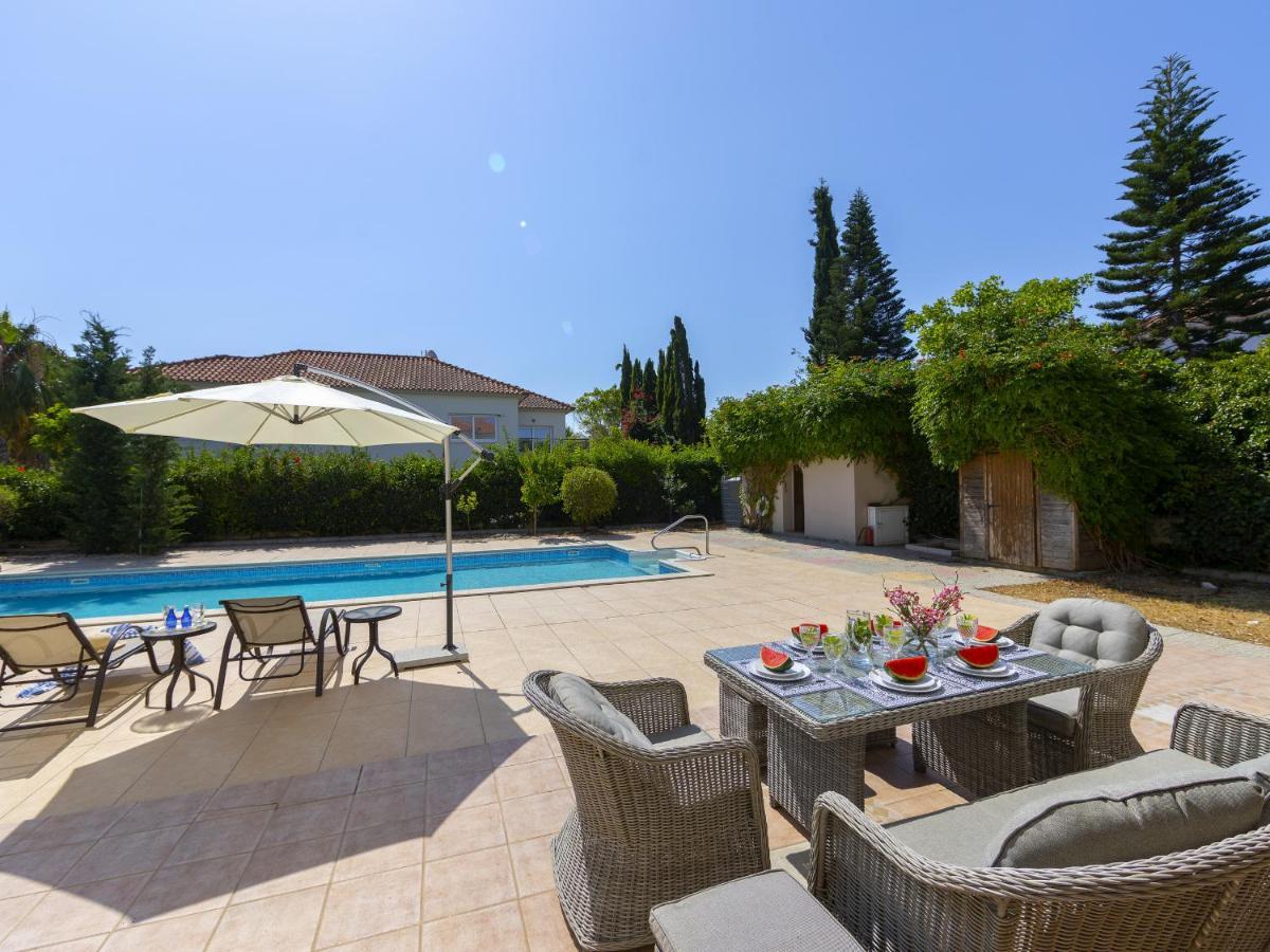 Meneou Seaside Mansion 7 Villa ลาร์นาคา ภายนอก รูปภาพ