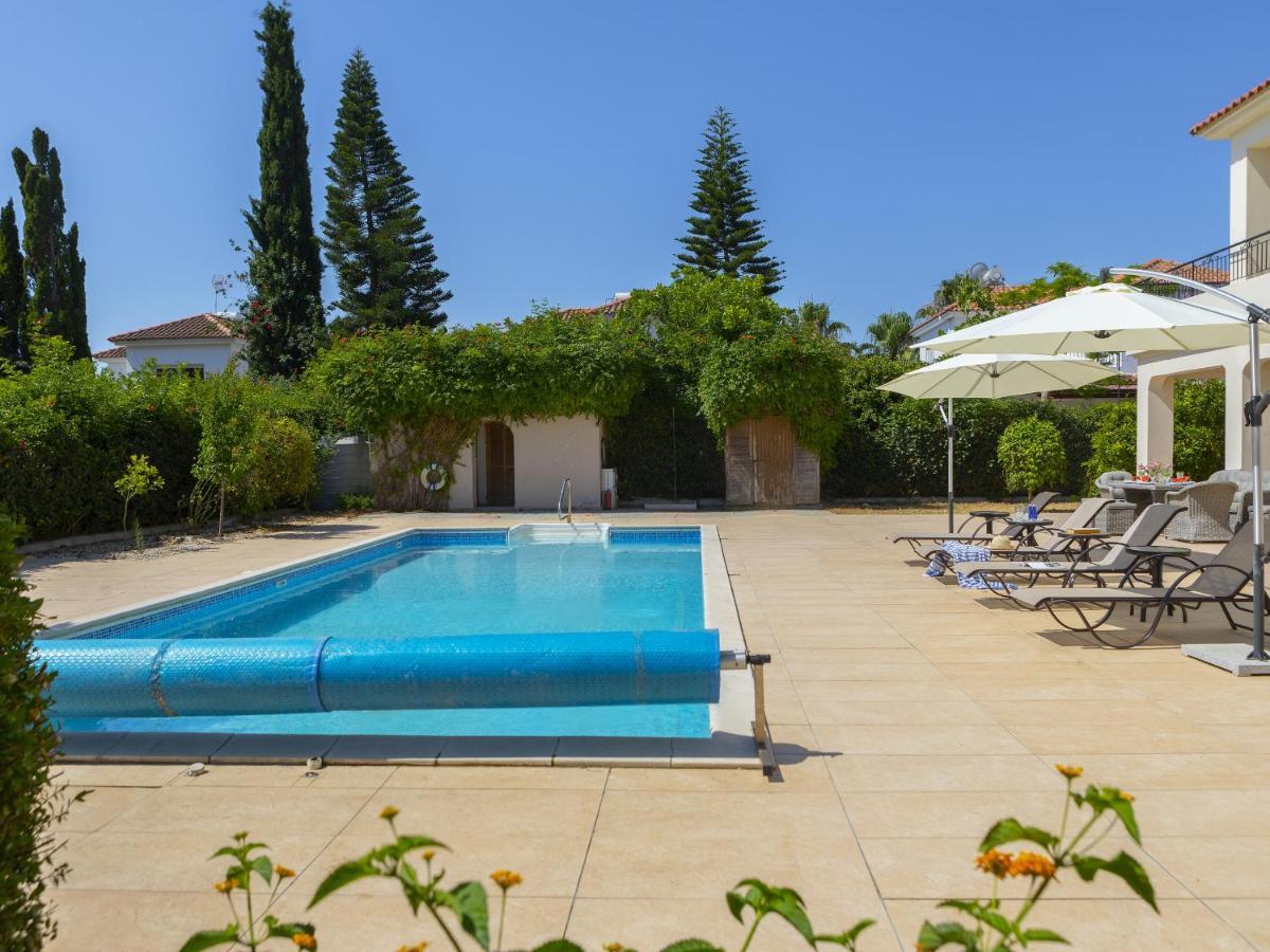 Meneou Seaside Mansion 7 Villa ลาร์นาคา ภายนอก รูปภาพ