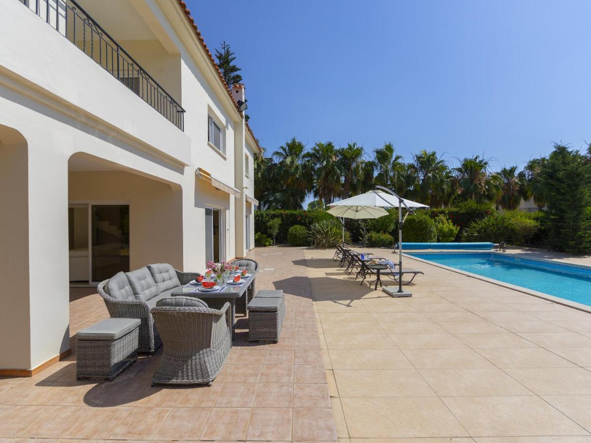 Meneou Seaside Mansion 7 Villa ลาร์นาคา ภายนอก รูปภาพ