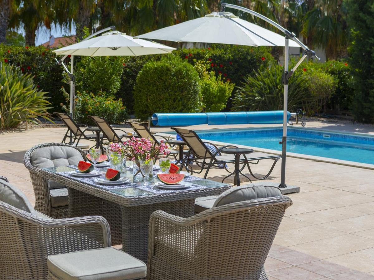 Meneou Seaside Mansion 7 Villa ลาร์นาคา ภายนอก รูปภาพ