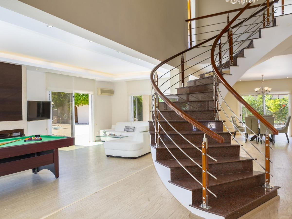 Meneou Seaside Mansion 7 Villa ลาร์นาคา ภายนอก รูปภาพ