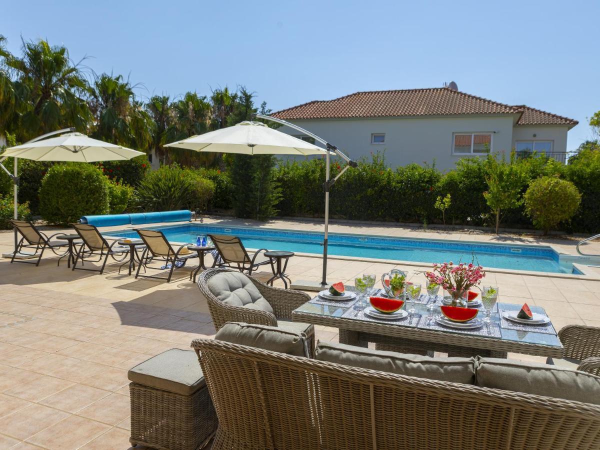 Meneou Seaside Mansion 7 Villa ลาร์นาคา ภายนอก รูปภาพ