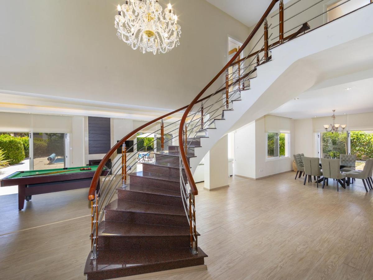 Meneou Seaside Mansion 7 Villa ลาร์นาคา ภายนอก รูปภาพ