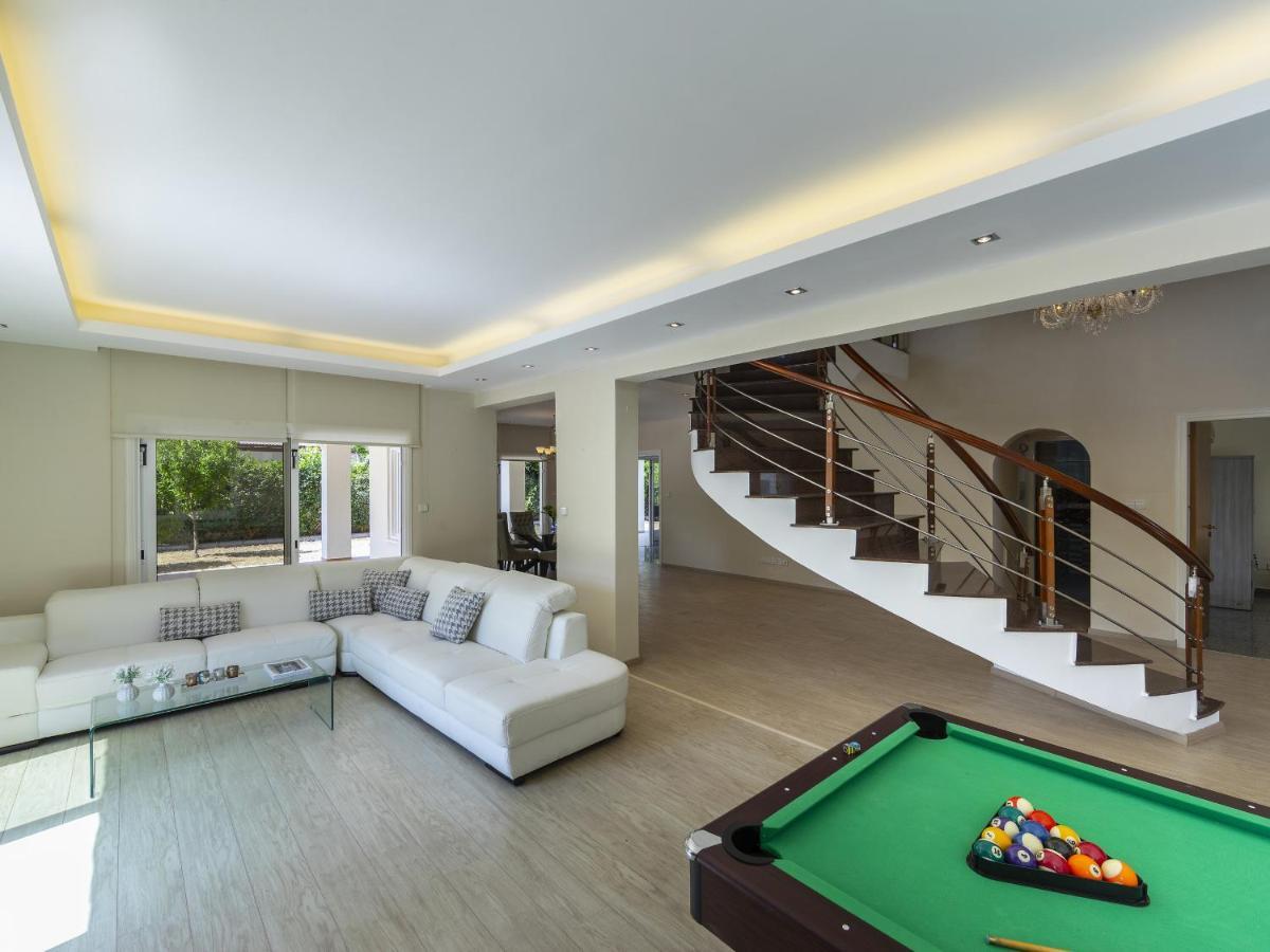 Meneou Seaside Mansion 7 Villa ลาร์นาคา ภายนอก รูปภาพ