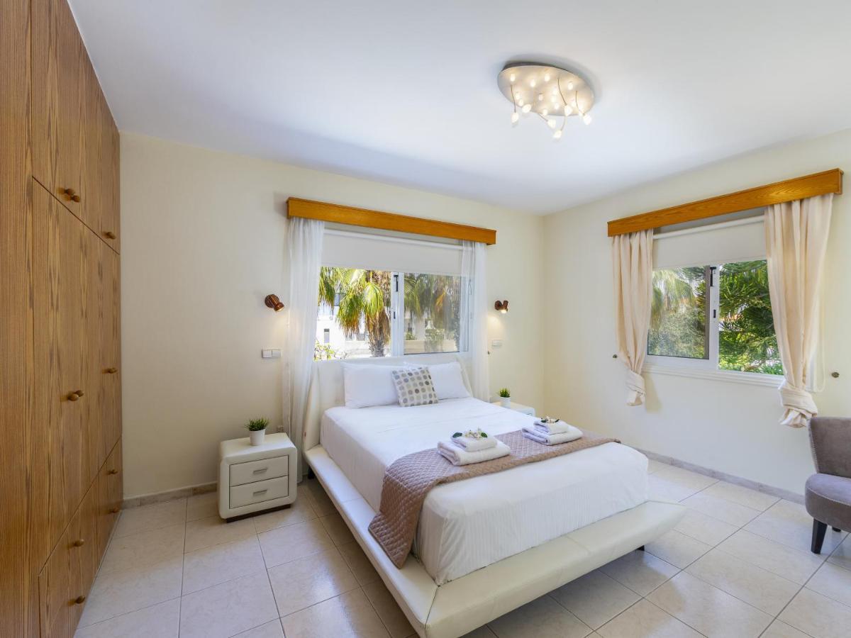 Meneou Seaside Mansion 7 Villa ลาร์นาคา ภายนอก รูปภาพ
