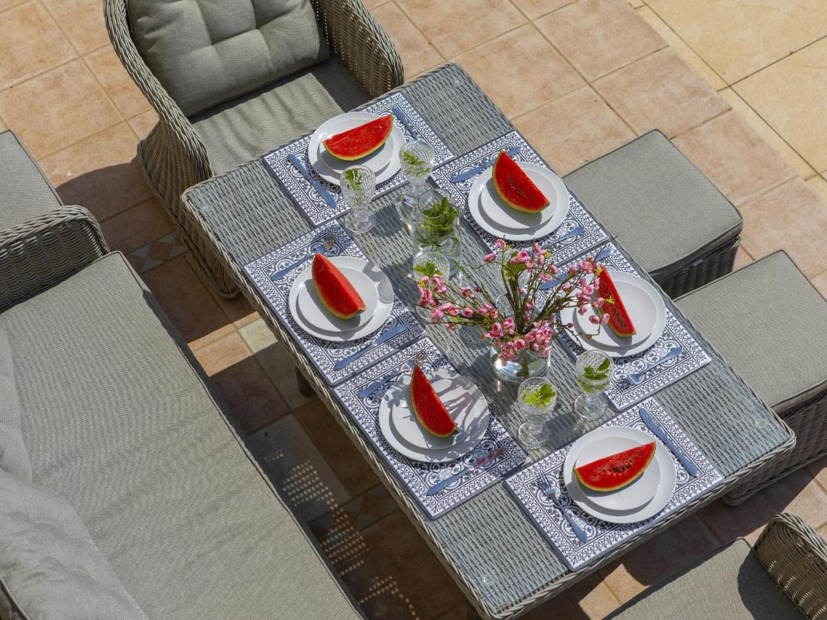 Meneou Seaside Mansion 7 Villa ลาร์นาคา ภายนอก รูปภาพ